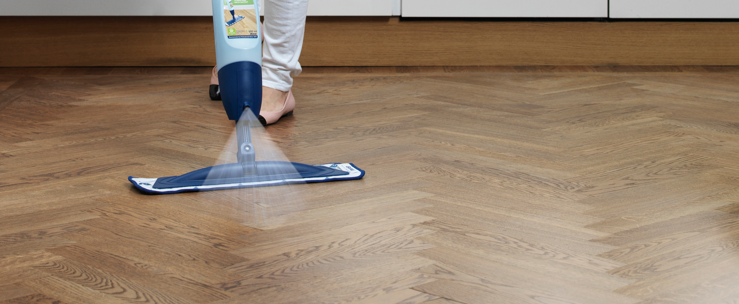 o&scaron;etrenie drevenej podlahy