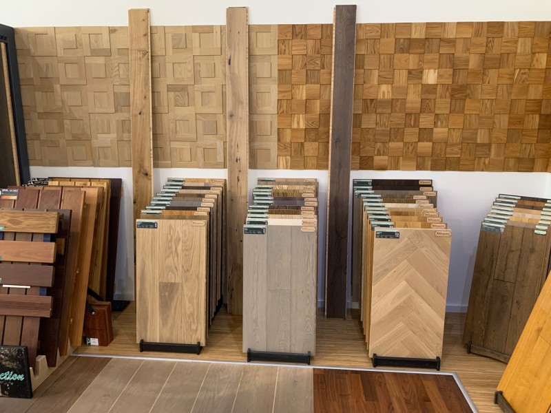 vzorky dreven&yacute;ch podl&aacute;h